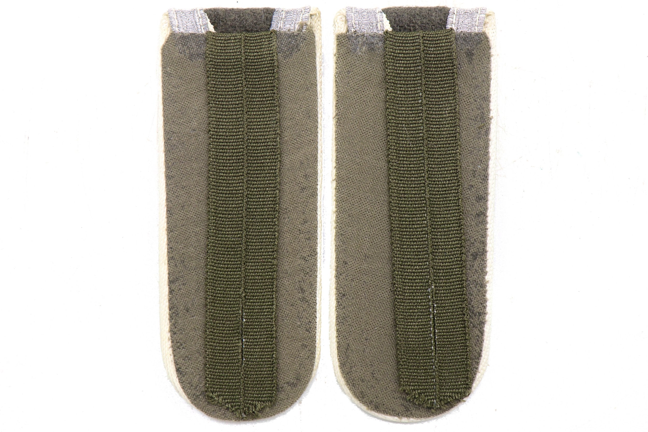 East German NCO Shoulder Board w White Piping - Image 2